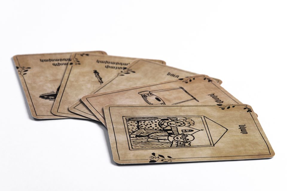 Heqiatahan cards fan